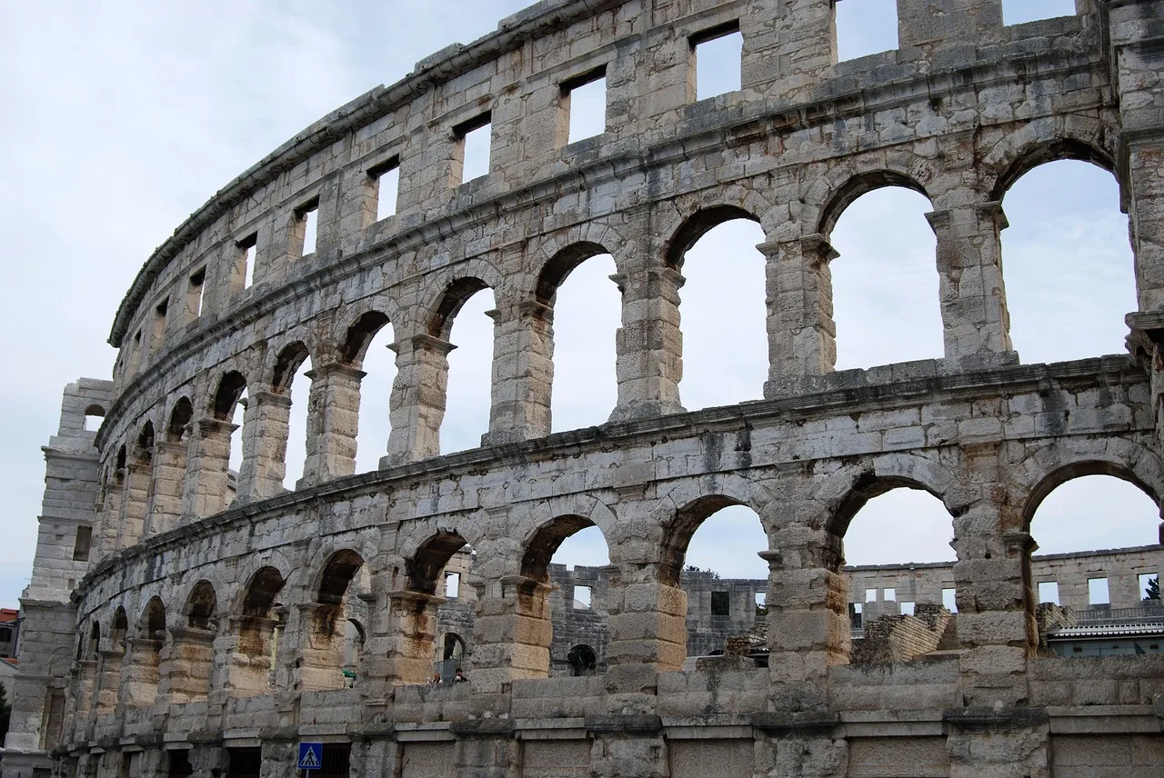 Toulon, Pula et Kalamata au départ de Genève avec Swiss